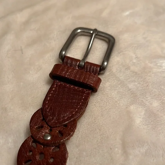 Brown leather belt circle sections 40” long plus silver tone buckle - Picture 2 of 6